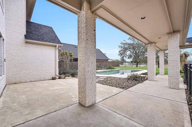 209 Hunters Lane, Friendswood, TX 77546