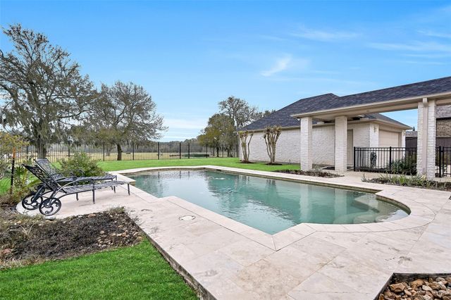 209 Hunters Lane, Friendswood, TX 77546