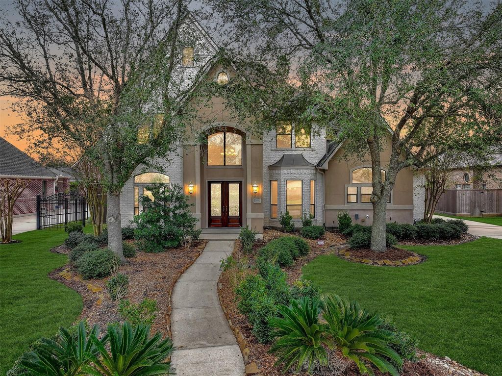 209 Hunters Lane, Friendswood, TX 77546