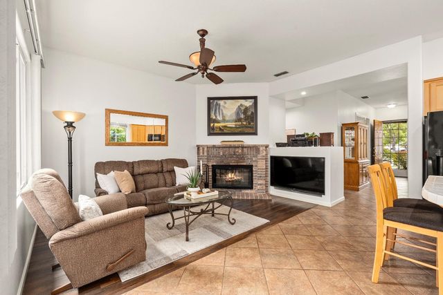 865 Hagen Ct, Folsom, CA 95630