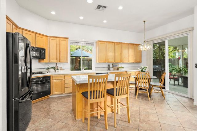 865 Hagen Ct, Folsom, CA 95630