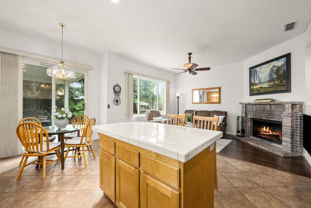865 Hagen Ct, Folsom, CA 95630