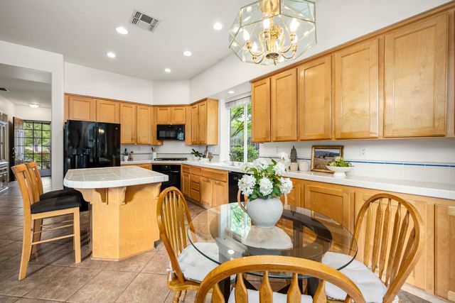865 Hagen Ct, Folsom, CA 95630