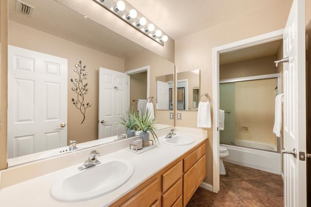 865 Hagen Ct, Folsom, CA 95630