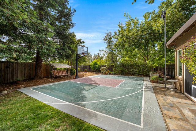 865 Hagen Ct, Folsom, CA 95630