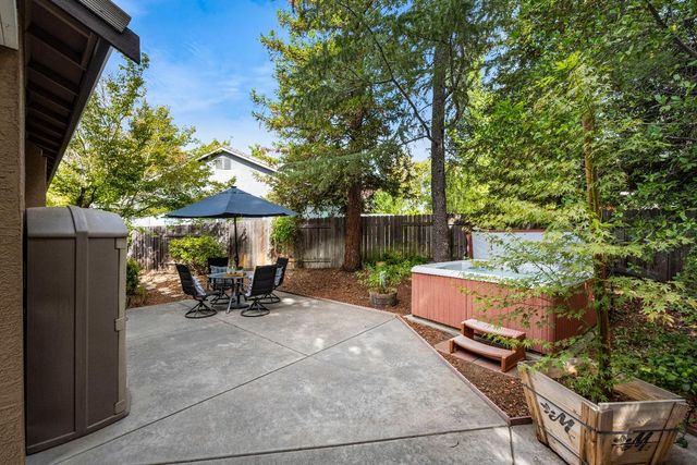 865 Hagen Ct, Folsom, CA 95630