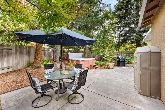 865 Hagen Ct, Folsom, CA 95630