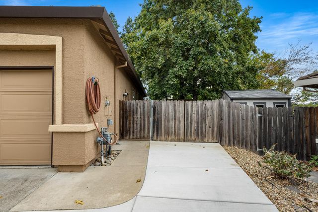 865 Hagen Ct, Folsom, CA 95630