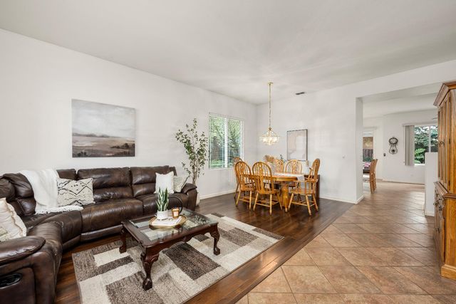 865 Hagen Ct, Folsom, CA 95630