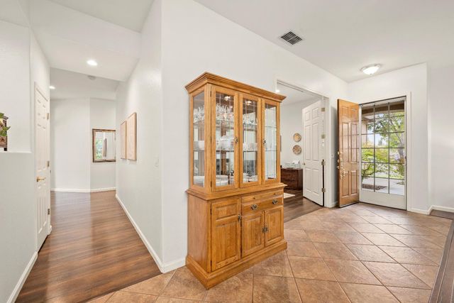 865 Hagen Ct, Folsom, CA 95630