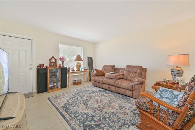 524-526 SE 24th AVE, Cape Coral, FL 33990
