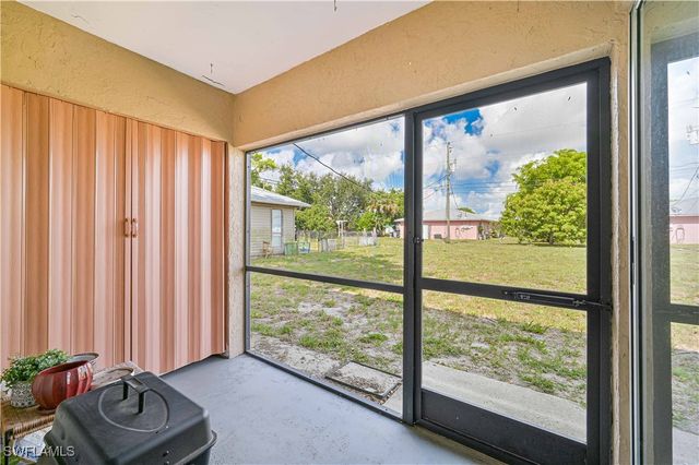524-526 SE 24th AVE, Cape Coral, FL 33990