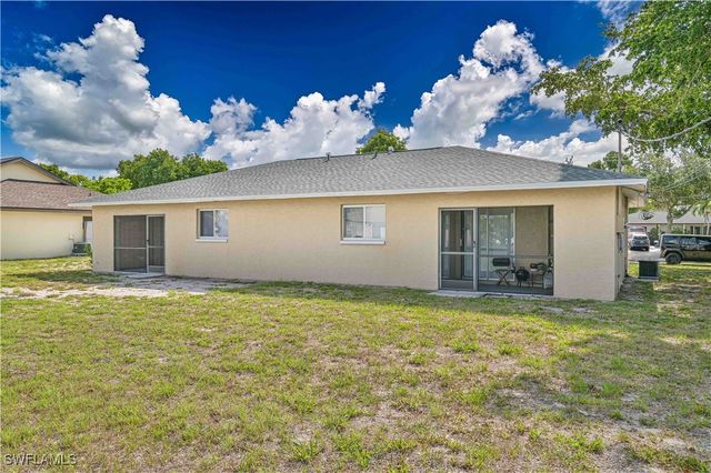 524-526 SE 24th AVE, Cape Coral, FL 33990