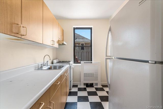257 Beach 128th Street 2B, Belle Harbor, NY 11694