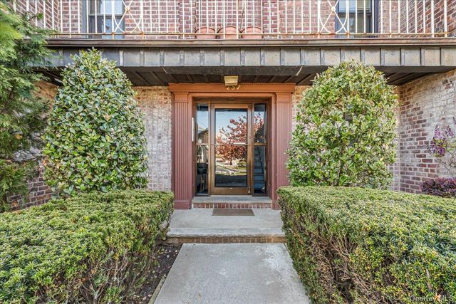 257 Beach 128th Street 2B, Belle Harbor, NY 11694