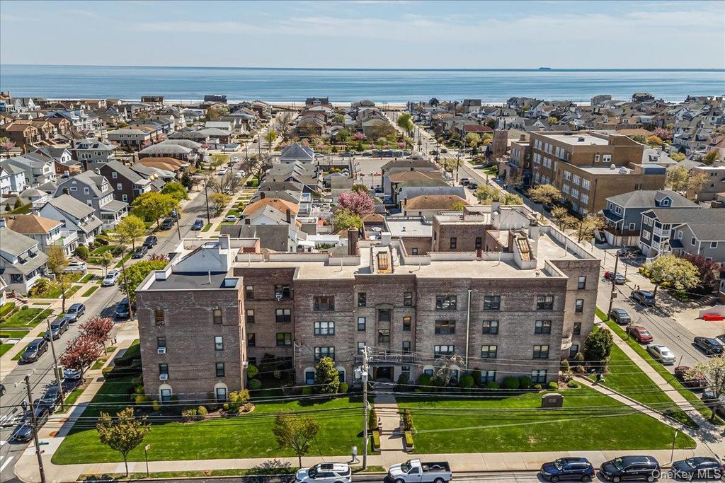 257 Beach 128th Street 2B, Belle Harbor, NY 11694