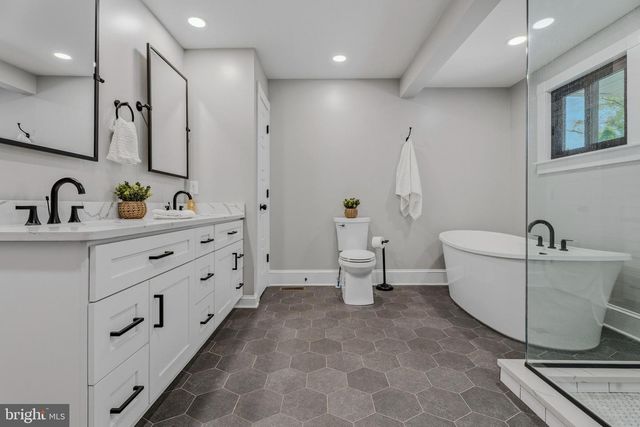 15 CINDER RD, Lutherville Timonium, MD 21093