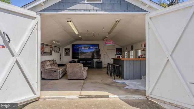 15 CINDER RD, Lutherville Timonium, MD 21093