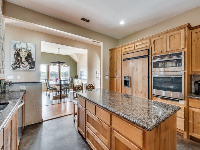 2250 Morrow Road, Valley View, TX 76272