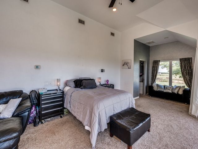 2250 Morrow Road, Valley View, TX 76272