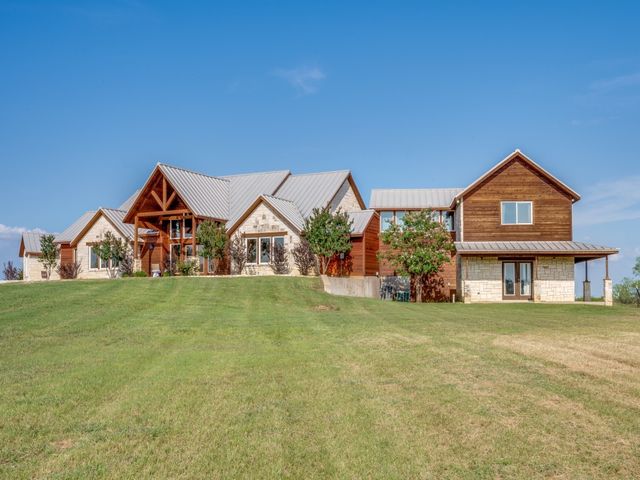 2250 Morrow Road, Valley View, TX 76272