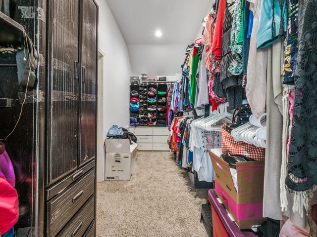 2250 Morrow Road, Valley View, TX 76272