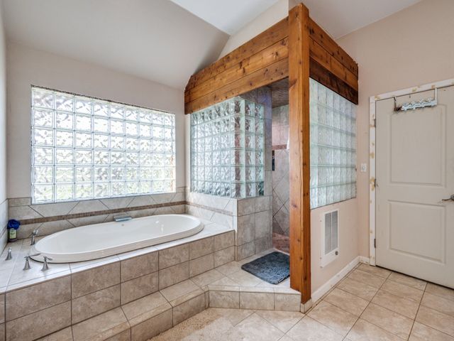 2250 Morrow Road, Valley View, TX 76272