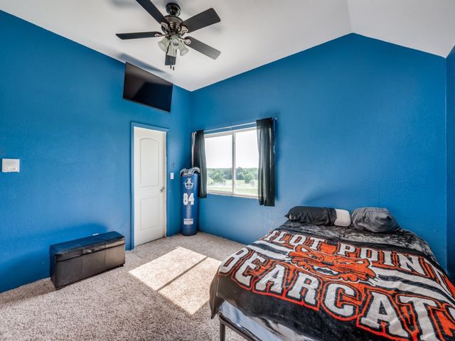 2250 Morrow Road, Valley View, TX 76272