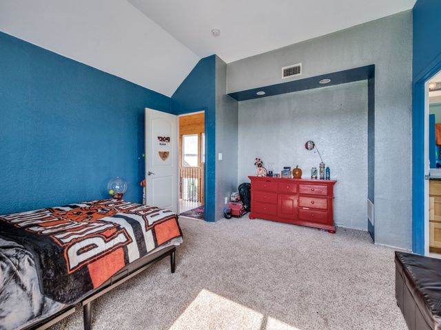 2250 Morrow Road, Valley View, TX 76272