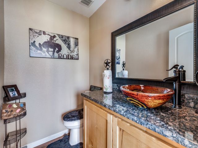 2250 Morrow Road, Valley View, TX 76272