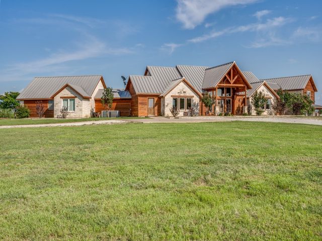2250 Morrow Road, Valley View, TX 76272