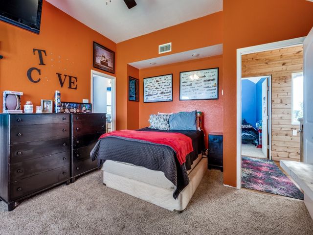 2250 Morrow Road, Valley View, TX 76272