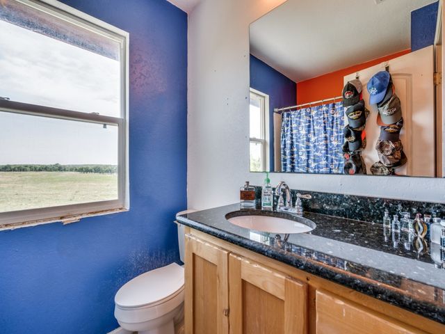 2250 Morrow Road, Valley View, TX 76272