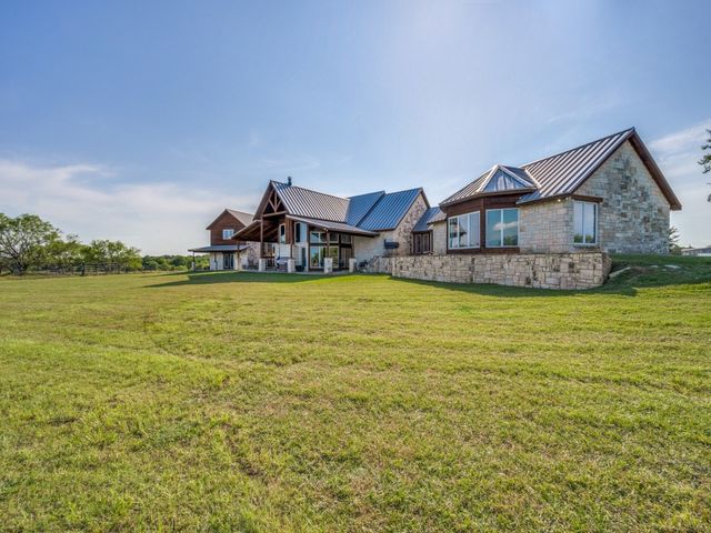 2250 Morrow Road, Valley View, TX 76272