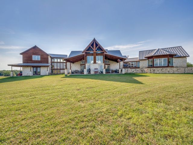 2250 Morrow Road, Valley View, TX 76272