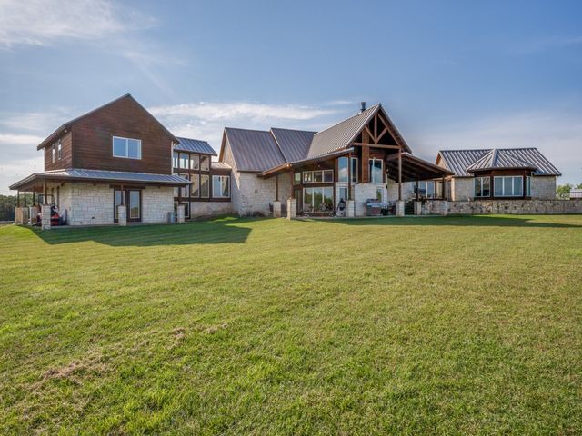 2250 Morrow Road, Valley View, TX 76272