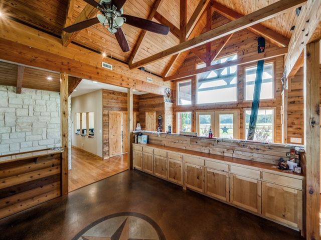 2250 Morrow Road, Valley View, TX 76272