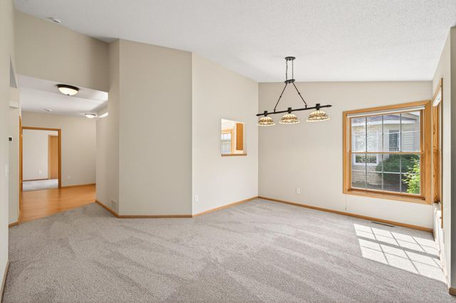 2133 Southwind Road, Maplewood, MN 55109