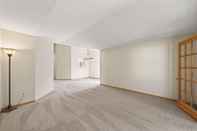 2133 Southwind Road, Maplewood, MN 55109