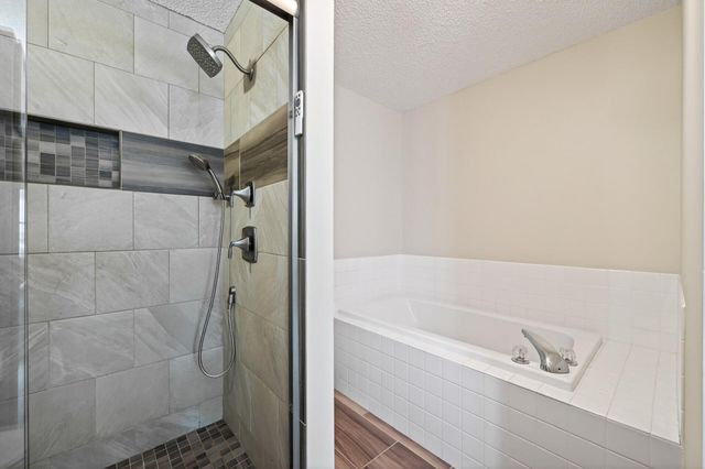 2133 Southwind Road, Maplewood, MN 55109