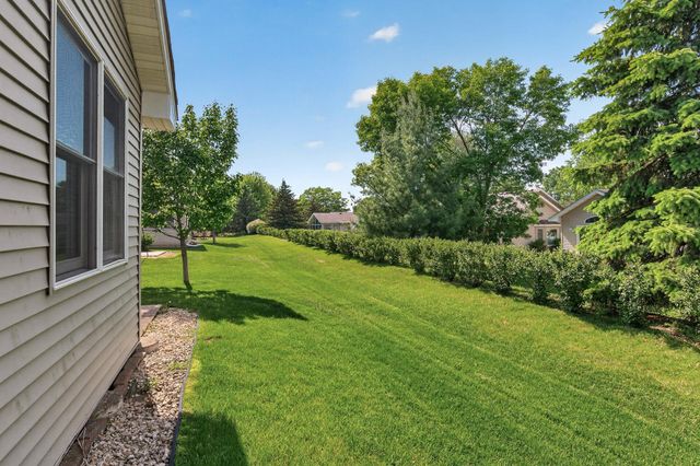 2133 Southwind Road, Maplewood, MN 55109