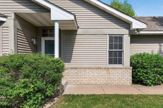 2133 Southwind Road, Maplewood, MN 55109