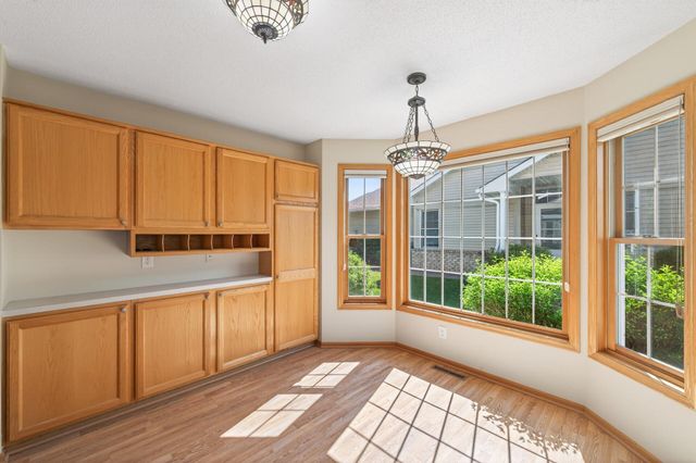 2133 Southwind Road, Maplewood, MN 55109