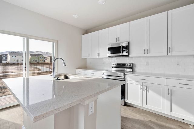7060 N OBSIDIAN WAY, Eagle Mountain, UT 84005