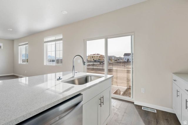 7060 N OBSIDIAN WAY, Eagle Mountain, UT 84005
