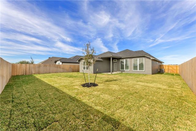 7809 Redbud Road, Navasota, TX 77868