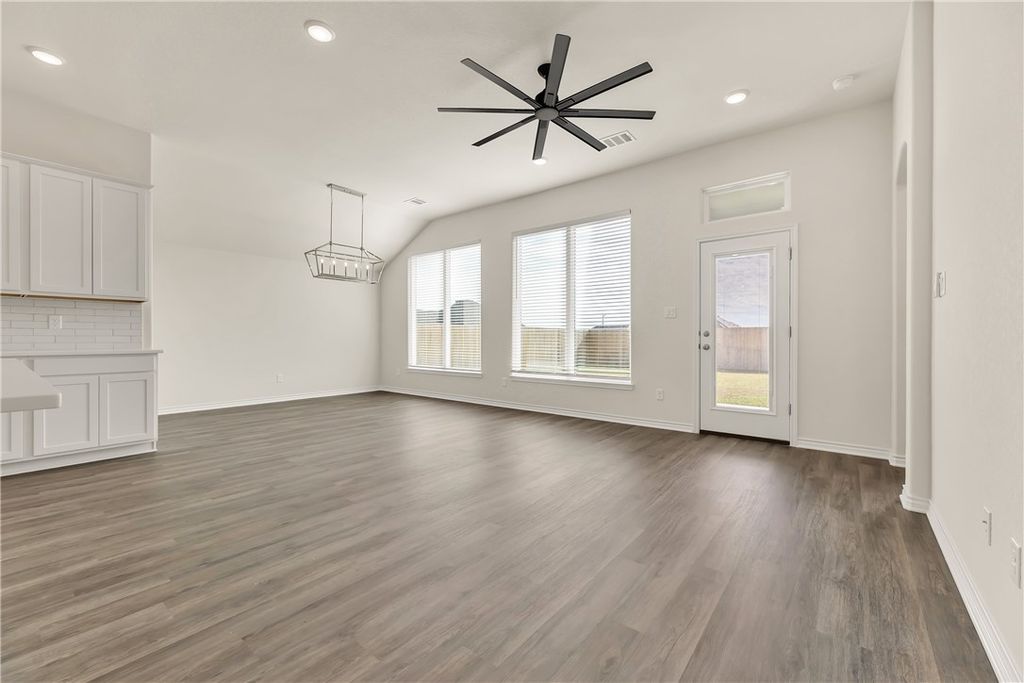 7809 Redbud Road, Navasota, TX 77868 — photo 4