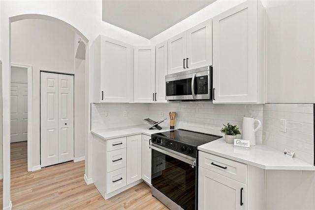 1887 WOOD BEND STREET, Tarpon Springs, FL 34689