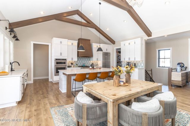 3302 Chapel Creek Drive, Perrysburg, OH 43551