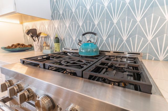 3302 Chapel Creek Drive, Perrysburg, OH 43551